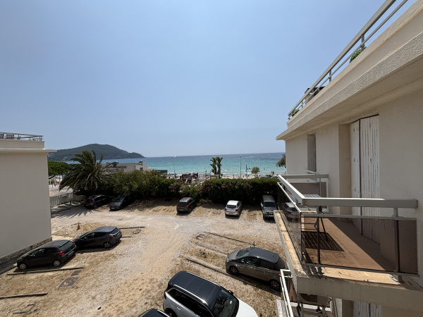 Location de vacances Appartement Saint-Cyr-sur-Mer 83270