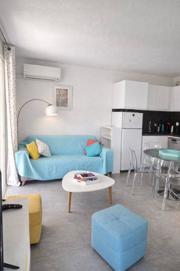Location de vacances Rez de jardin Saint-Cyr-sur-Mer 83270