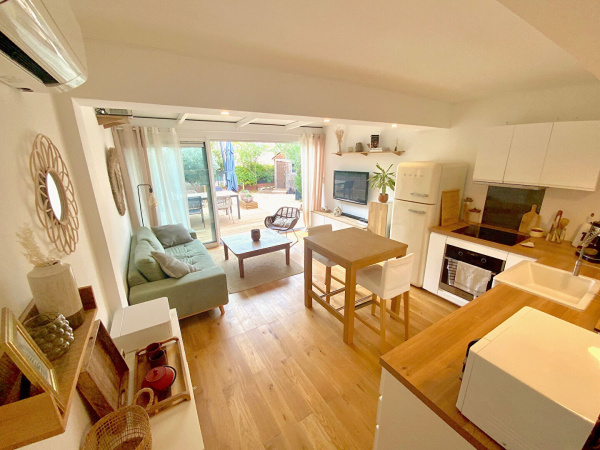 Location de vacances Appartement Saint-Cyr-sur-Mer 83270