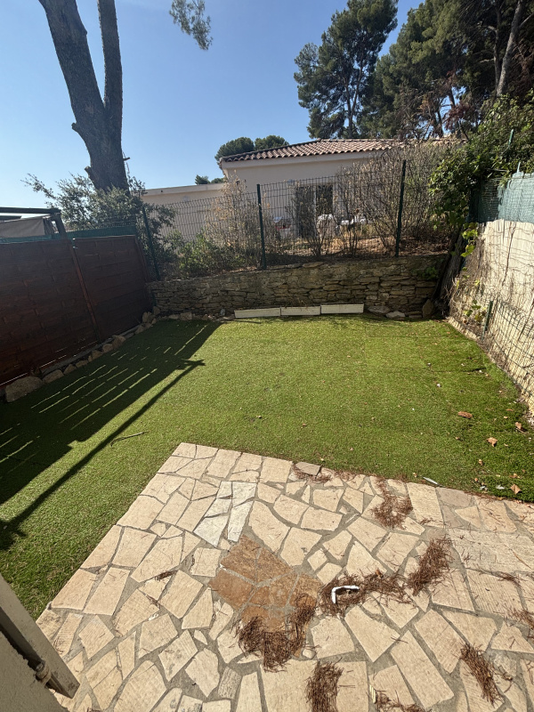 Offres de location Rez de jardin Saint-Cyr-sur-Mer 83270